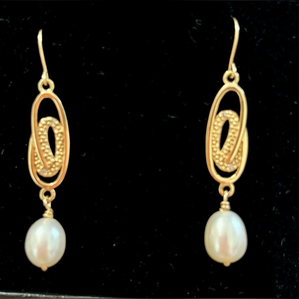 SOLID 14K GOLD PEARL DANGLE DROP EARRINGS - 3 GRAMS